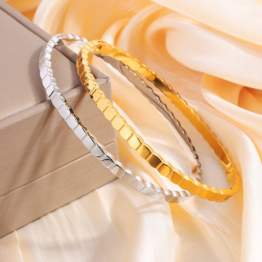 Honeycomb-Shaped Bracelet Titanium Steel