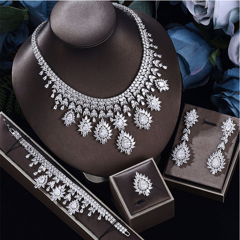 Women's Vintage Necklace Earrings Jewelry Set