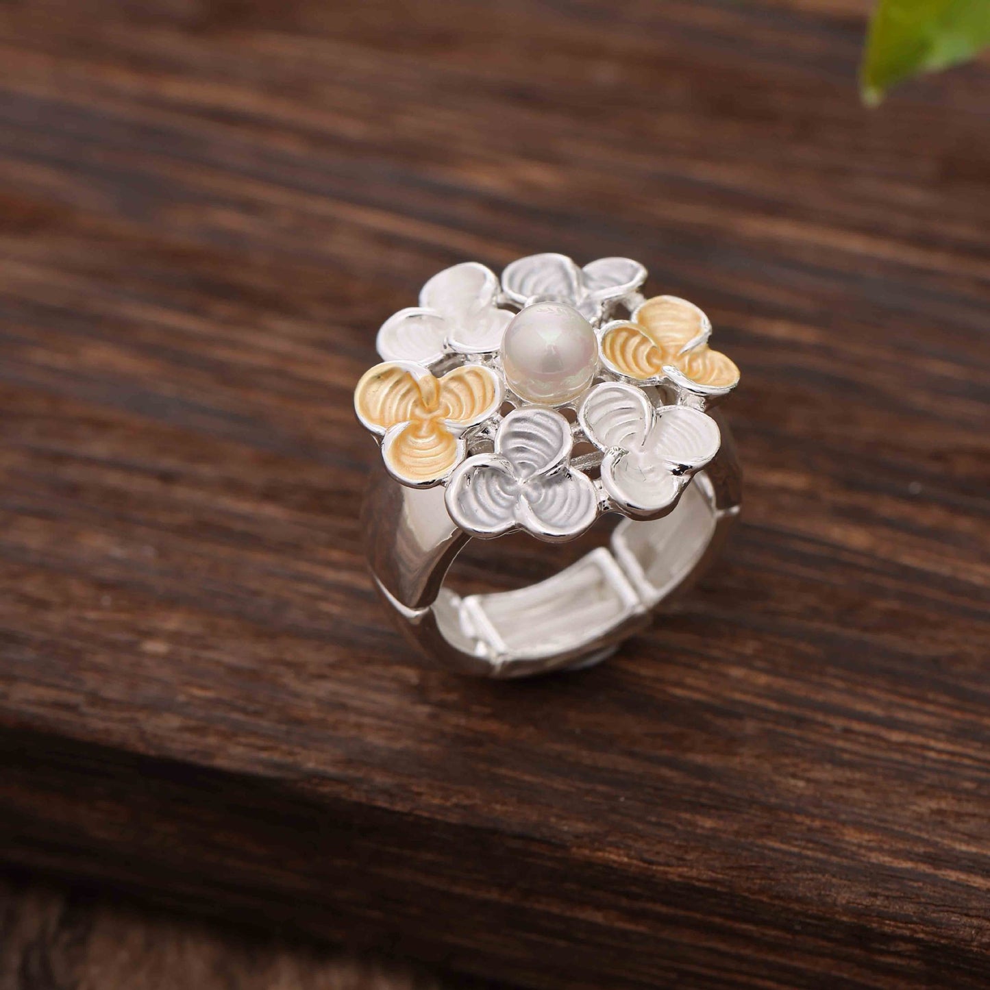 Enamel Geometric Flower Stretch Ring