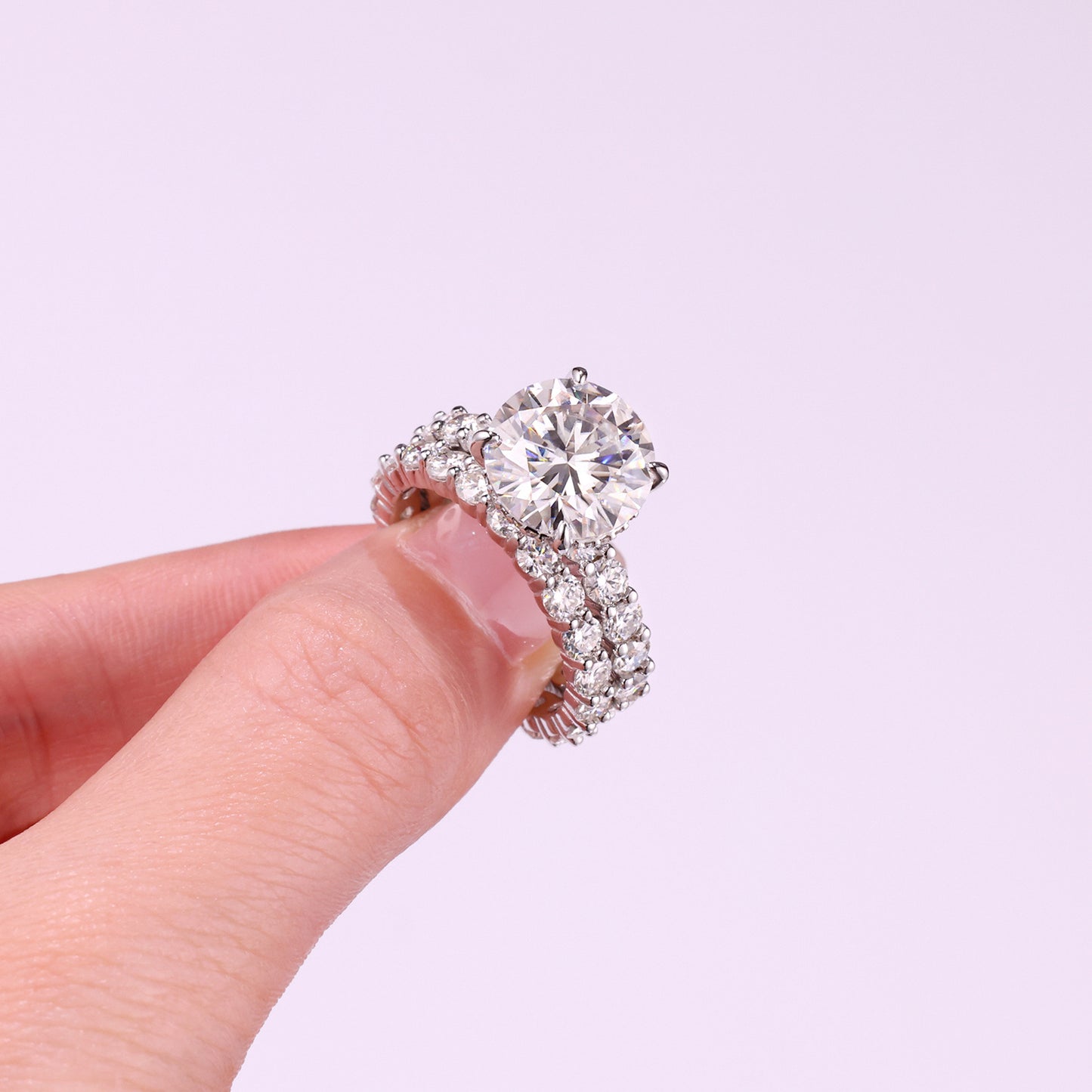 Fashionable Men's and Women's Ring with 5-Carat Moissan Diamond