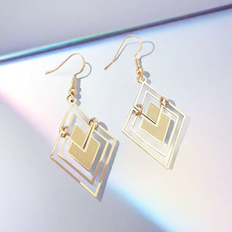 Fashion Personality High-grade Diamond Hollow Stud Earrings