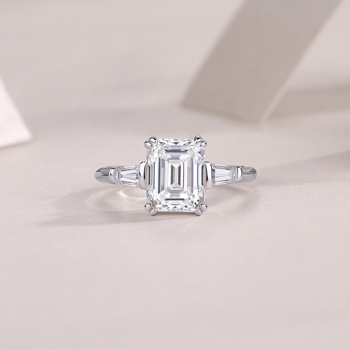 Starry Sky Mirror - A Fashionable Diamond Ring Set with Moissanite