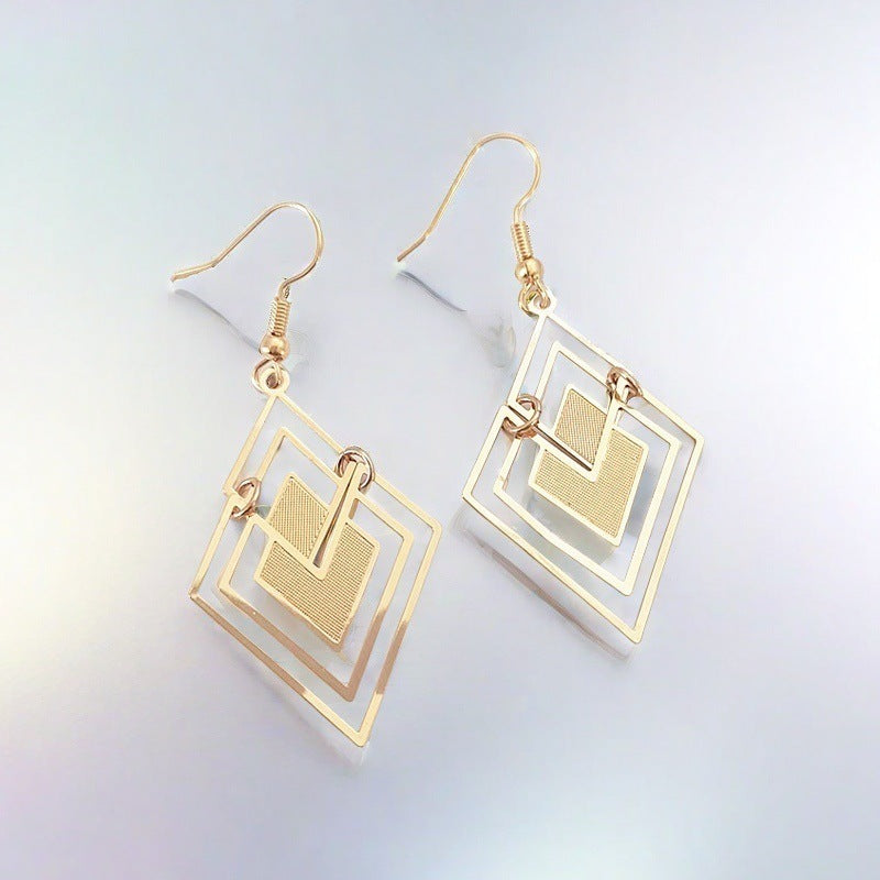 Fashion Personality High-grade Diamond Hollow Stud Earrings